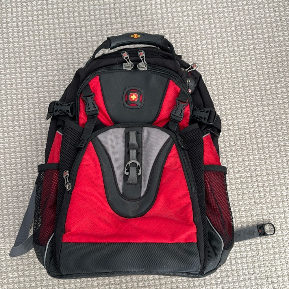 Wenger Victorinox Swiss Gear laptop backpack